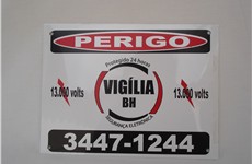 Placa de segurança cerca elétrica